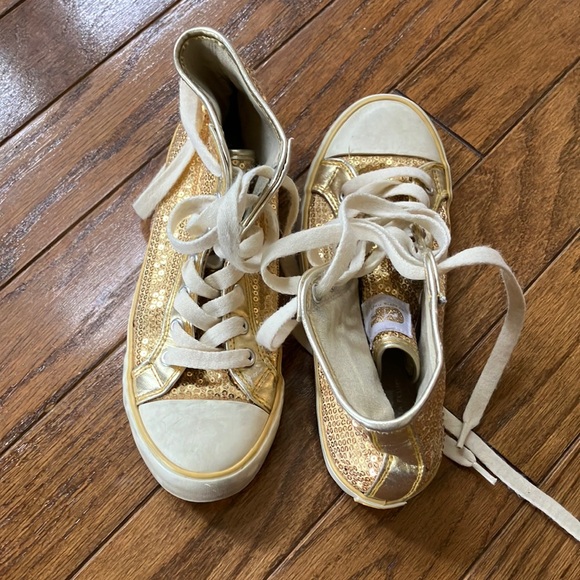 Gotta Flurt Shoes Gottaflurt Gold Sparkle Shoes Size 55 Poshmark